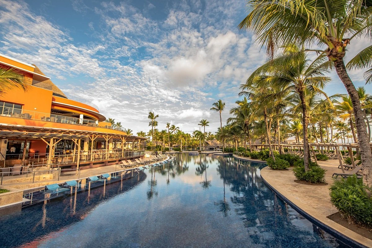 Barcelo Bavaro Palace: A Balanced Resort Experience in Punta Cana