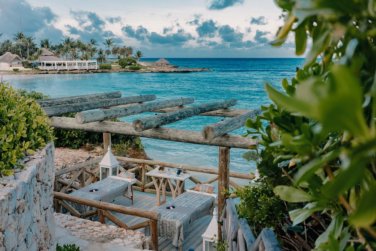 Eden Roc Cap Cana Resort: A Luxurious Oasis in the Dominican Republic