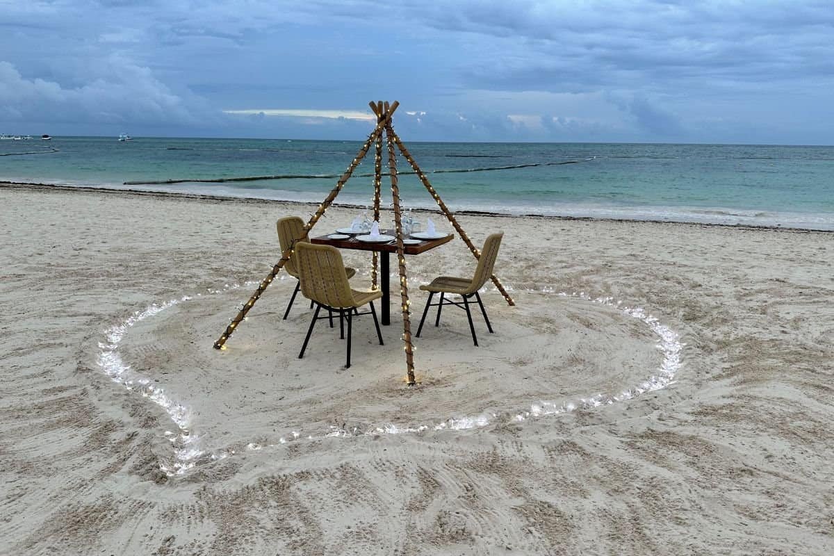 beachside dining